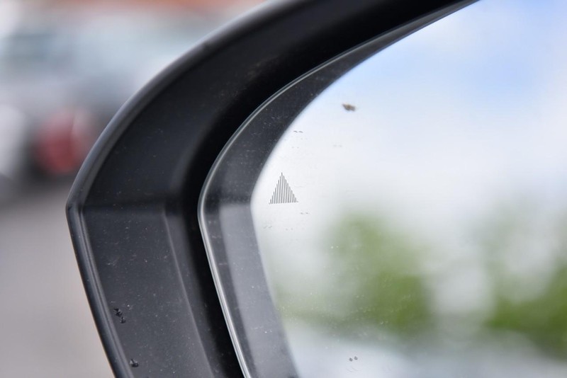 Nissan Rogue Vehicle Image 10