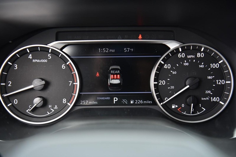 Nissan Rogue Vehicle Image 12