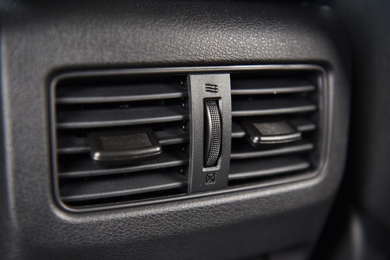 Nissan Rogue Vehicle Image 22