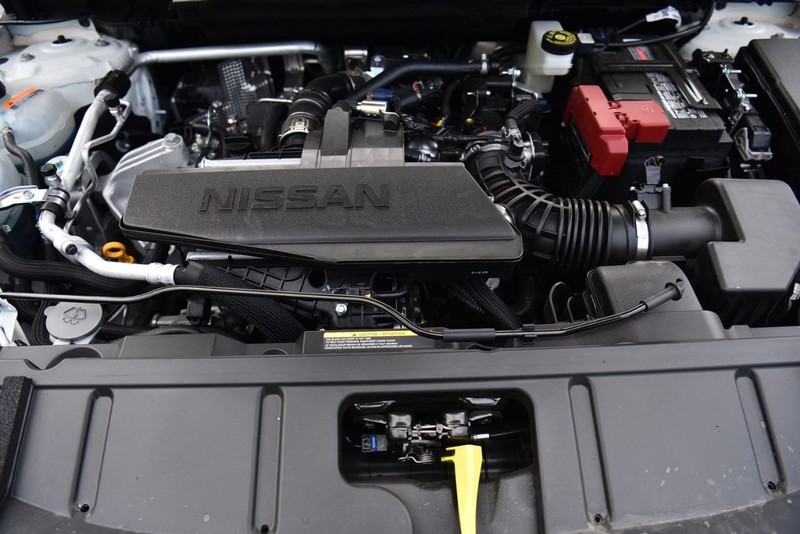 Nissan Rogue Vehicle Image 24