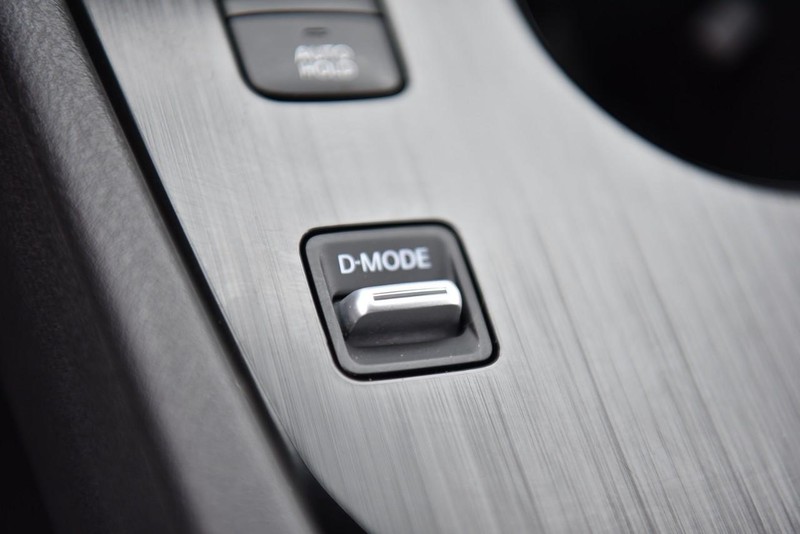 Nissan Rogue Vehicle Image 17