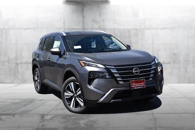 Nissan Rogue Vehicle Full-screen Gallery Image 2