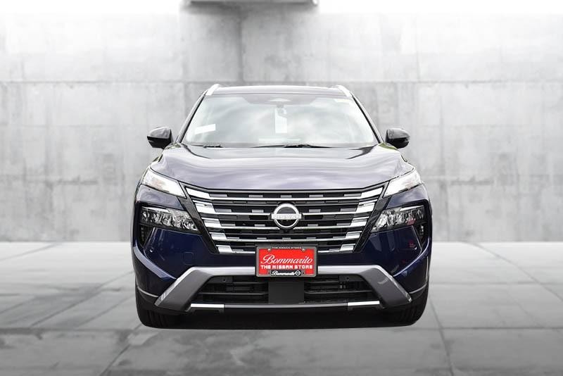 Nissan Rogue Vehicle Image 04