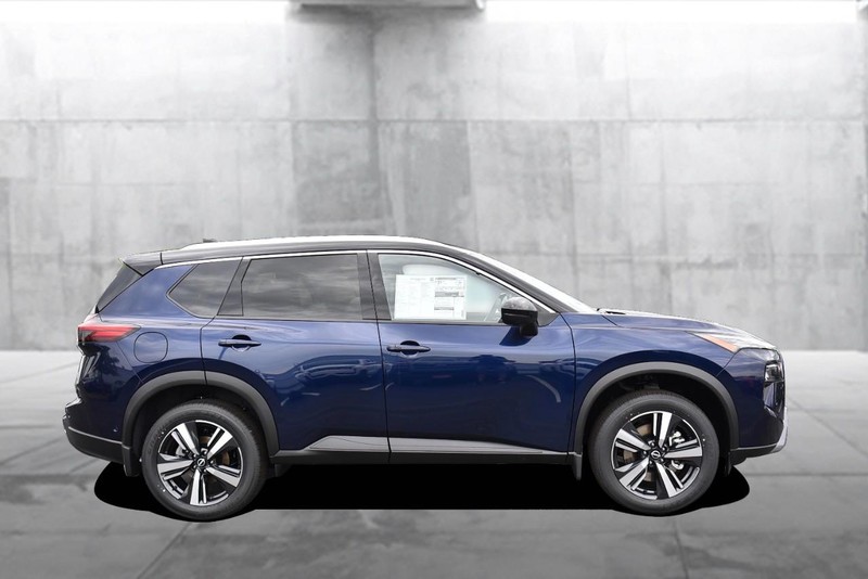 Nissan Rogue Vehicle Image 05