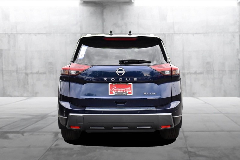 Nissan Rogue Vehicle Image 06