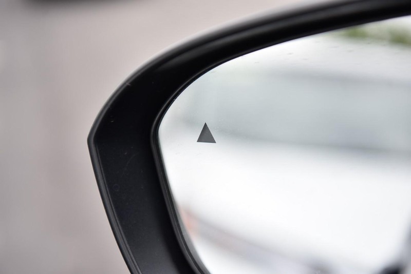 Nissan Rogue Vehicle Image 11