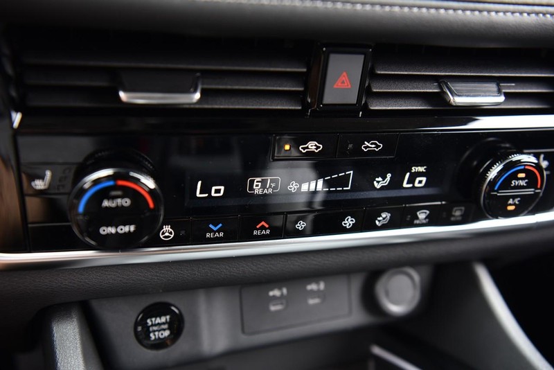Nissan Rogue Vehicle Image 19