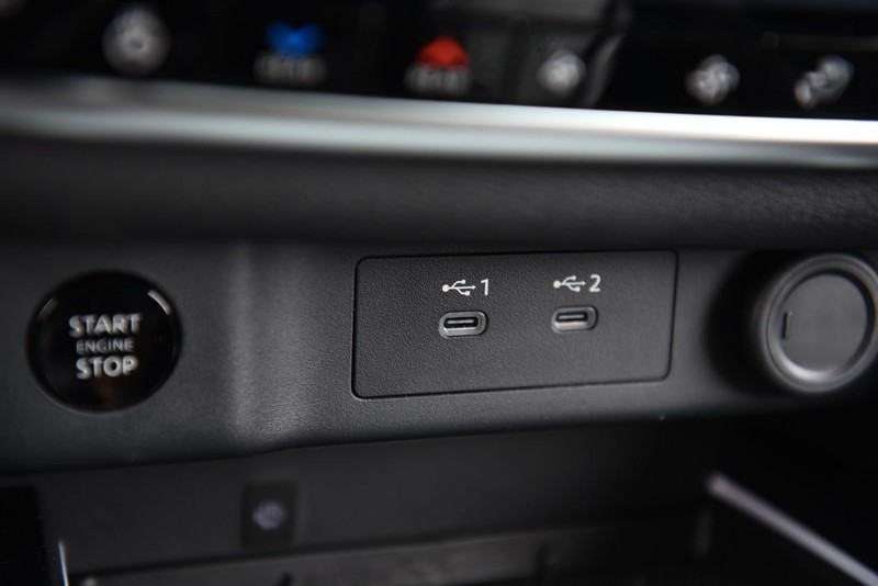 Nissan Rogue Vehicle Image 20