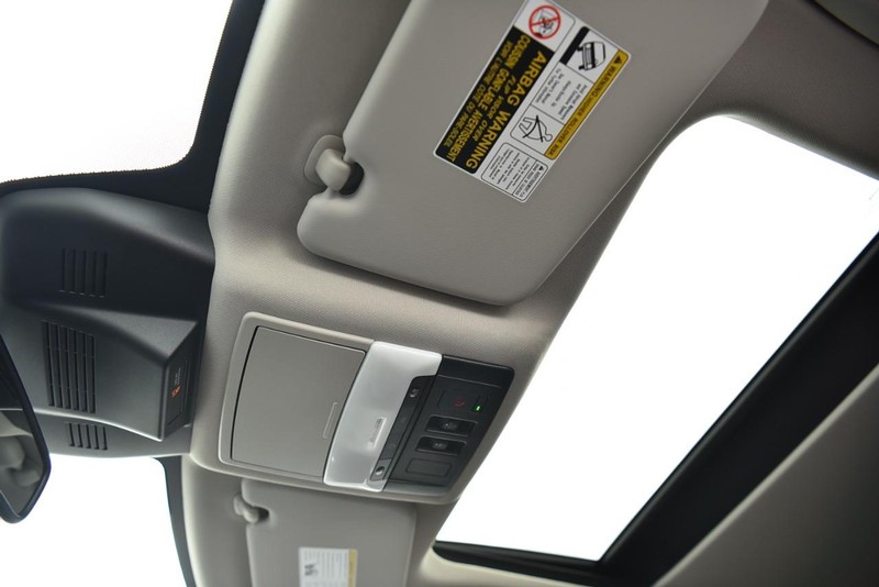 Nissan Rogue Vehicle Image 25