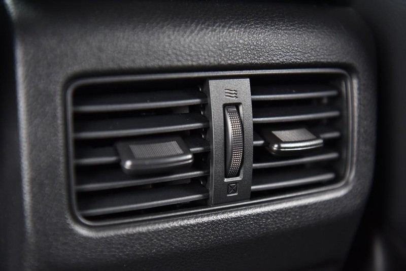 Nissan Rogue Vehicle Image 27