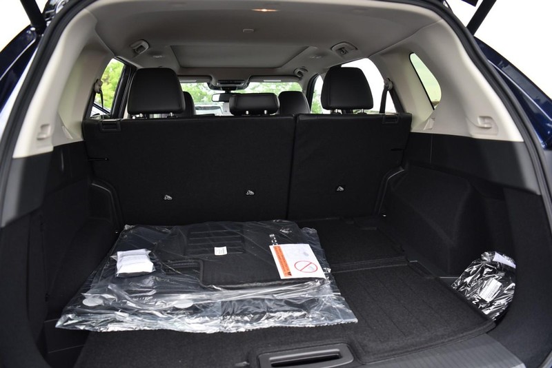 Nissan Rogue Vehicle Image 29