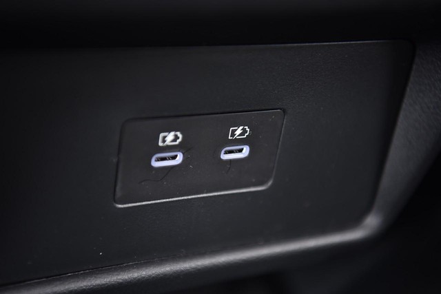 Nissan Rogue Vehicle Image 23