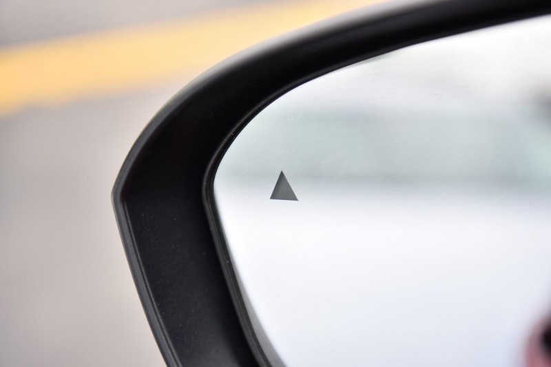 Nissan Rogue Vehicle Image 11