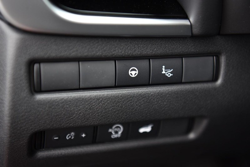 Nissan Rogue Vehicle Image 12