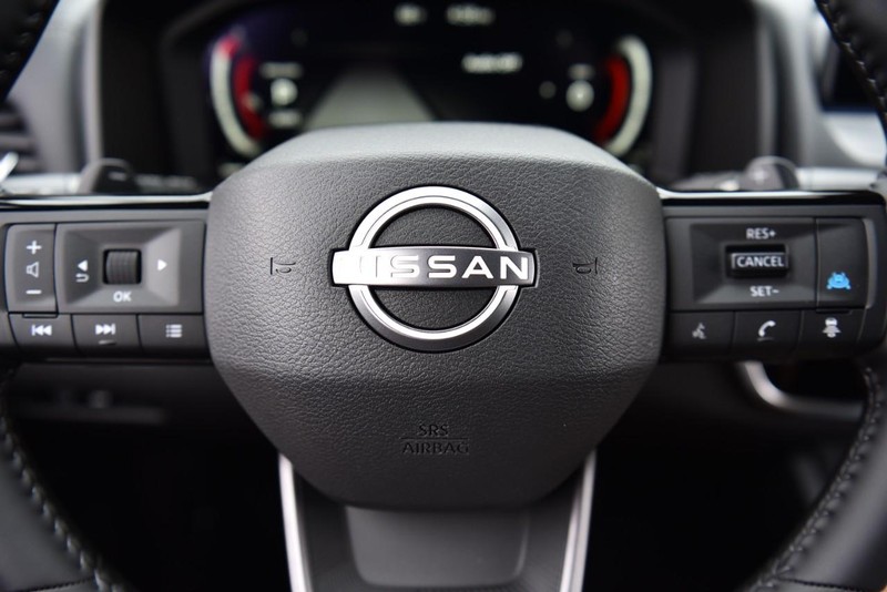 Nissan Rogue Vehicle Image 21