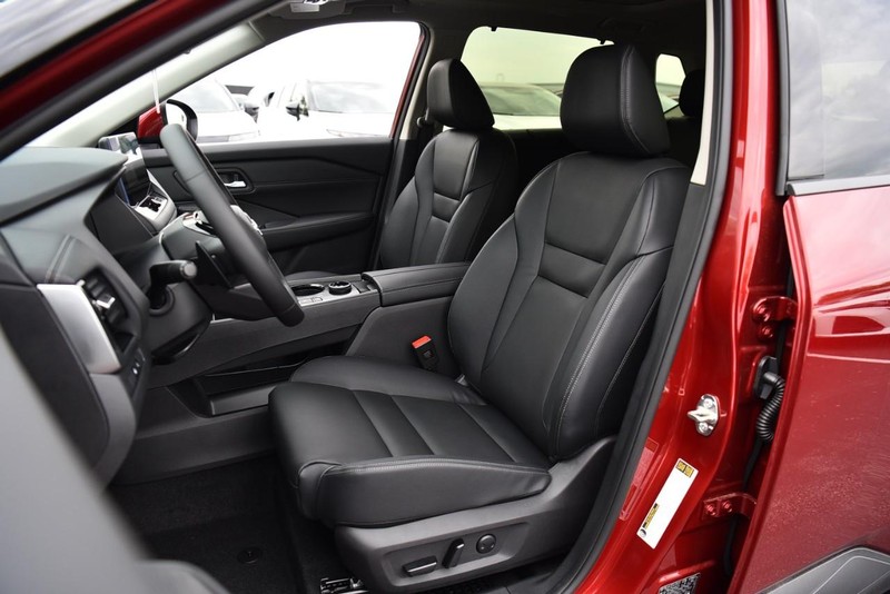 Nissan Rogue Vehicle Image 22
