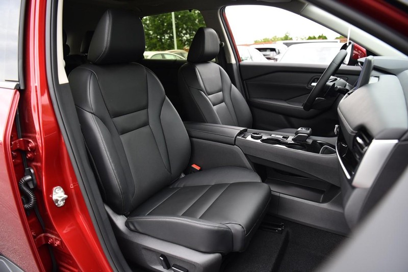 Nissan Rogue Vehicle Image 23