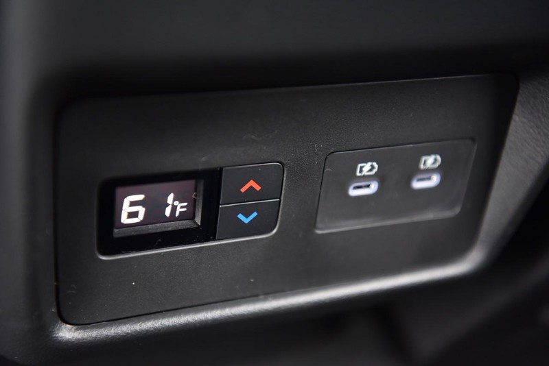 Nissan Rogue Vehicle Image 27
