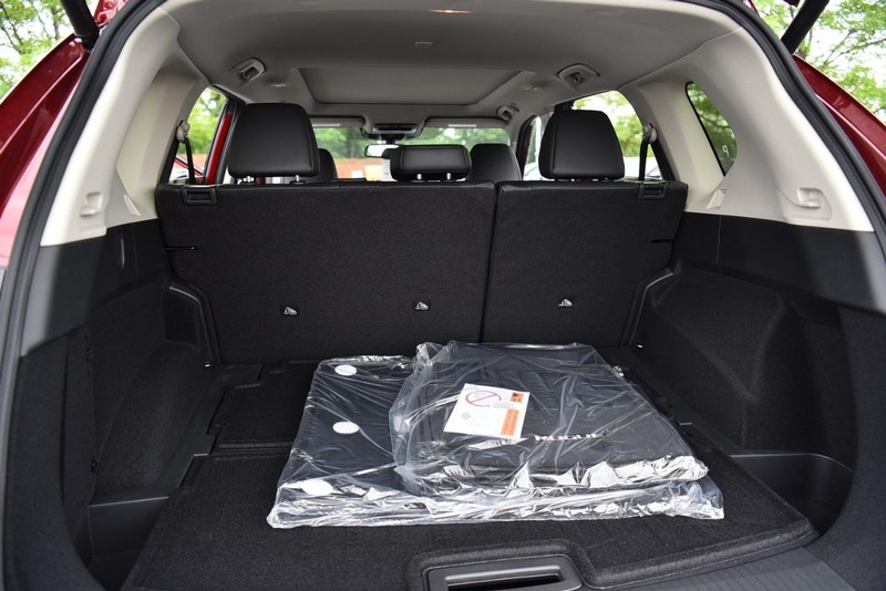 Nissan Rogue Vehicle Image 28
