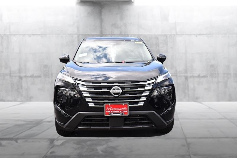 Nissan Rogue Vehicle Image 04