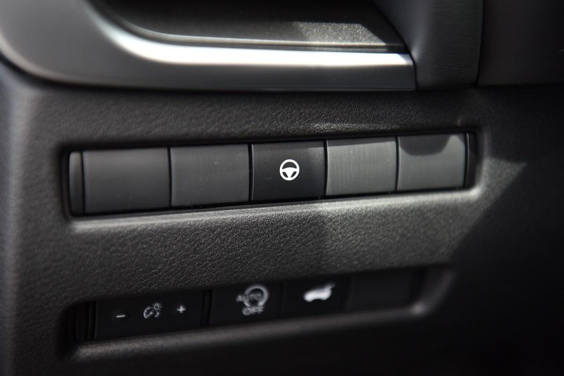 Nissan Rogue Vehicle Image 11
