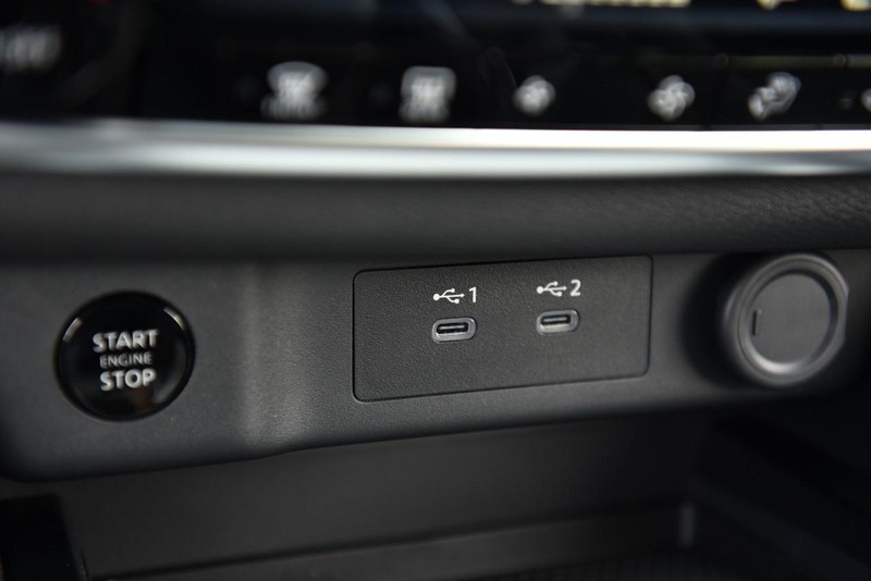 Nissan Rogue Vehicle Image 16