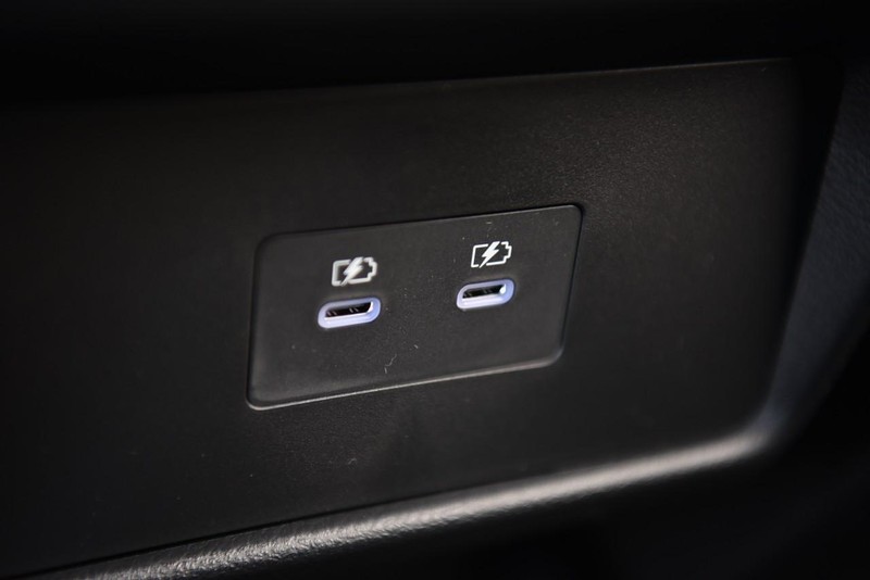 Nissan Rogue Vehicle Image 23