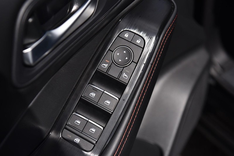 Nissan Rogue Vehicle Image 09
