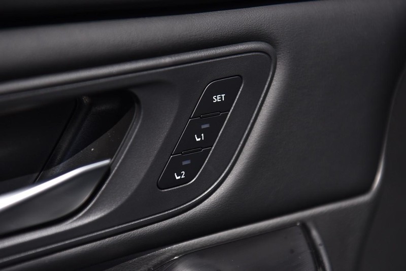 Nissan Rogue Vehicle Image 10