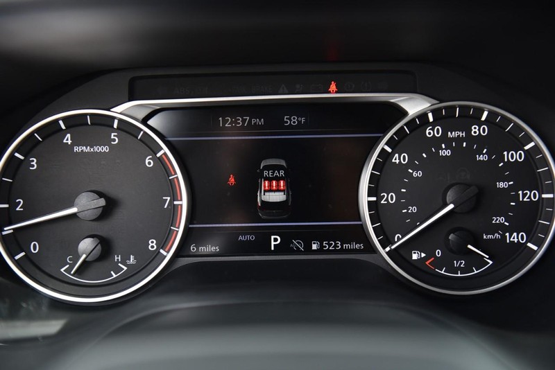 Nissan Rogue Vehicle Image 13