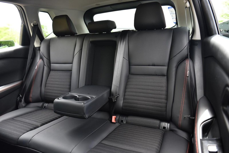 Nissan Rogue Vehicle Image 24