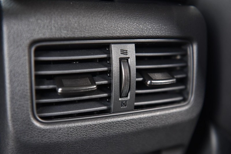 Nissan Rogue Vehicle Image 25