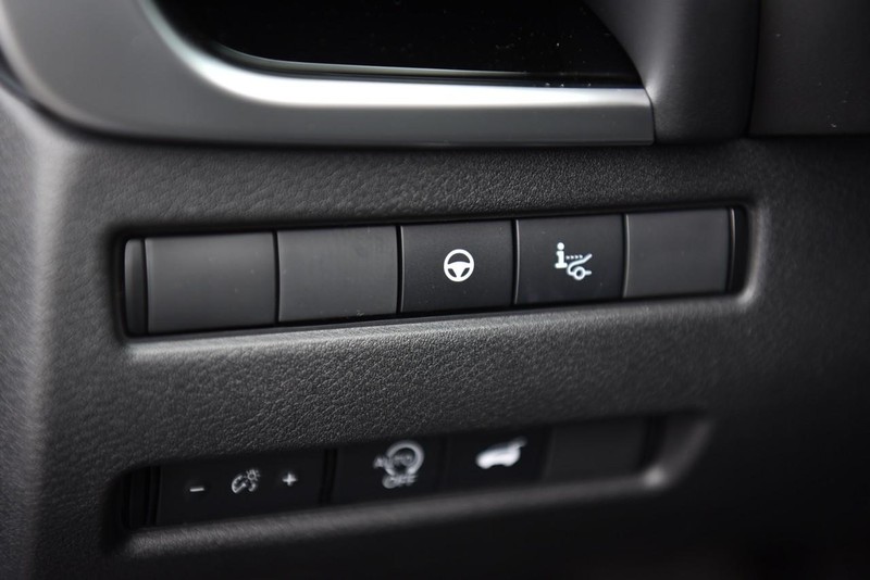 Nissan Rogue Vehicle Image 12
