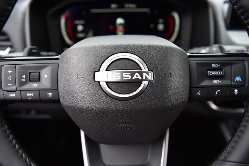 Nissan Rogue Vehicle Image 21