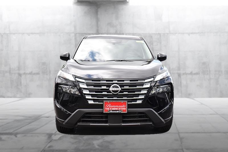 Nissan Rogue Vehicle Image 04