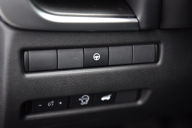 Nissan Rogue Vehicle Image 11