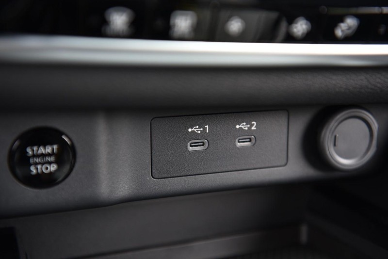 Nissan Rogue Vehicle Image 16
