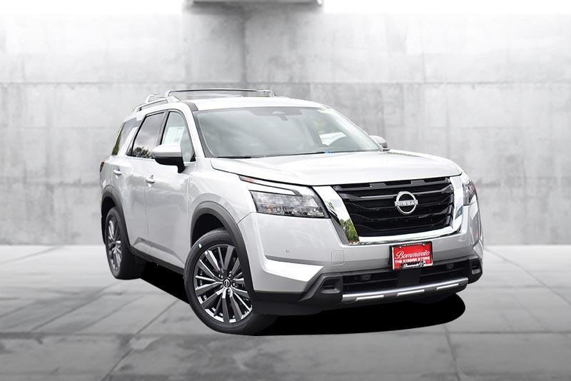 Nissan Pathfinder Vehicle Image 02