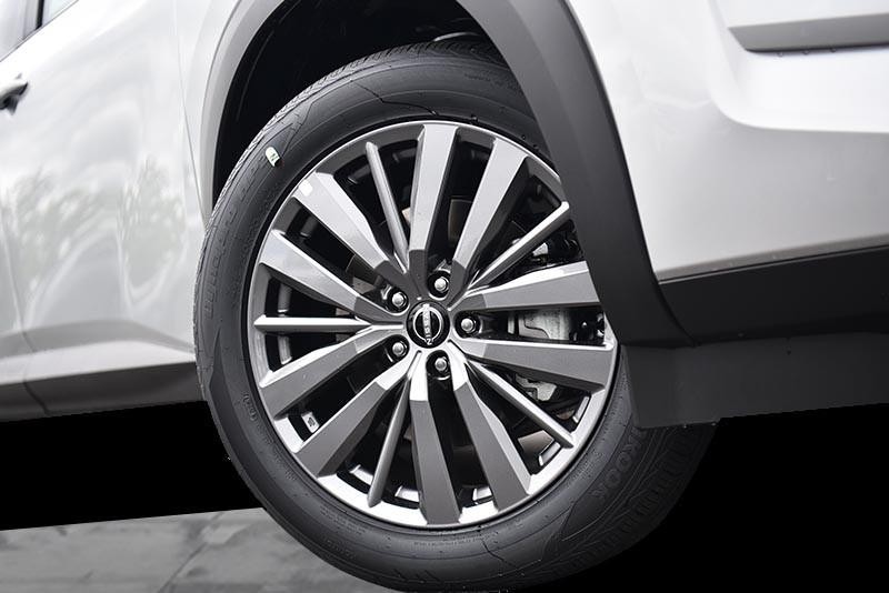 Nissan Pathfinder Vehicle Image 03