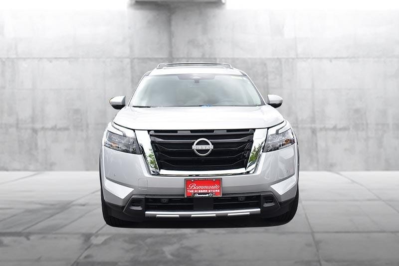 Nissan Pathfinder Vehicle Image 04