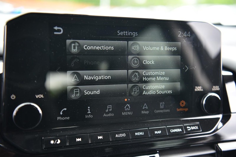 Nissan Pathfinder Vehicle Image 14