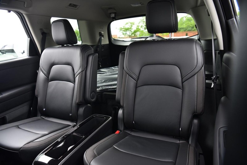 Nissan Pathfinder Vehicle Image 25