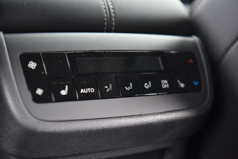 Nissan Pathfinder Vehicle Image 26