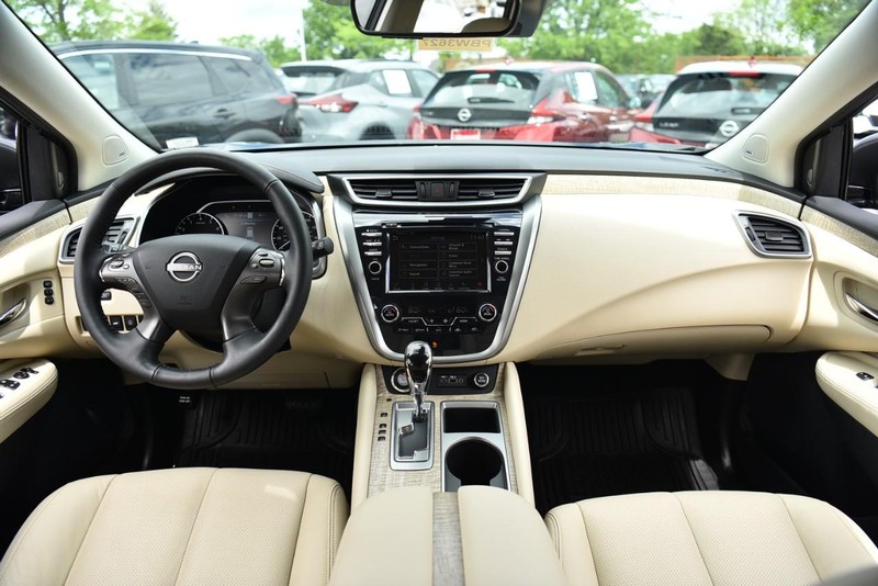 Nissan Murano Vehicle Image 08