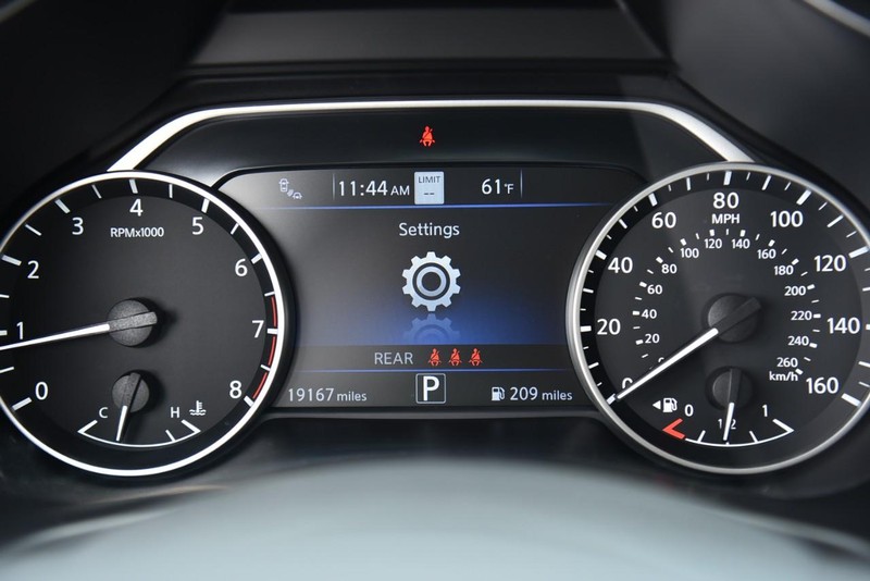 Nissan Murano Vehicle Image 14