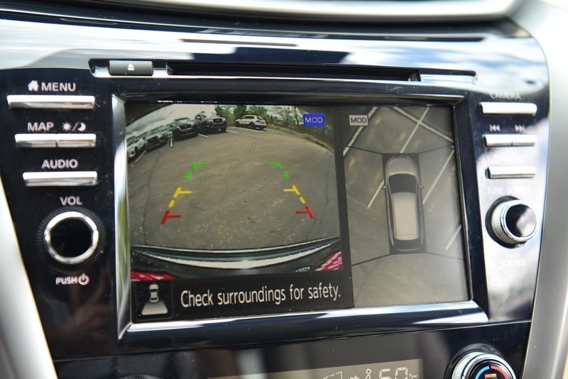 Nissan Murano Vehicle Image 15