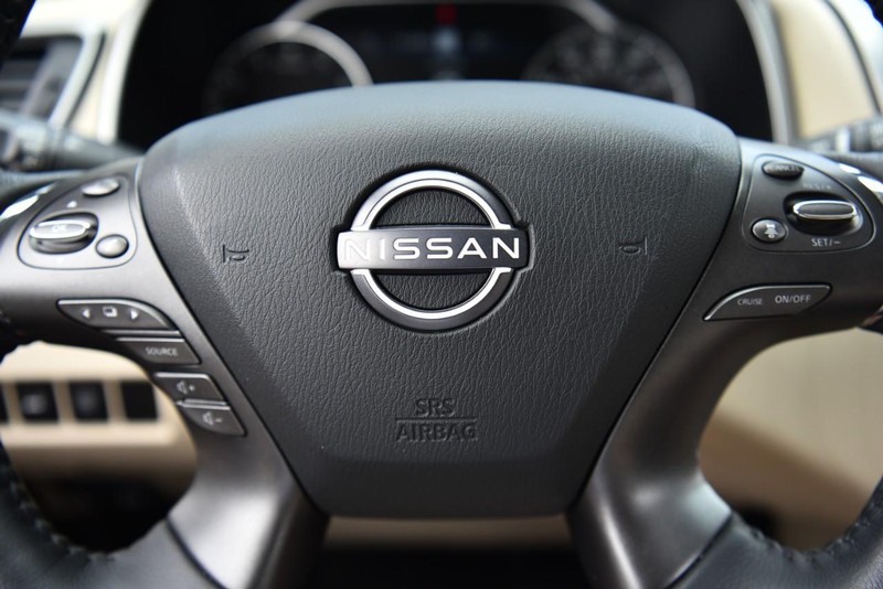 Nissan Murano Vehicle Image 20