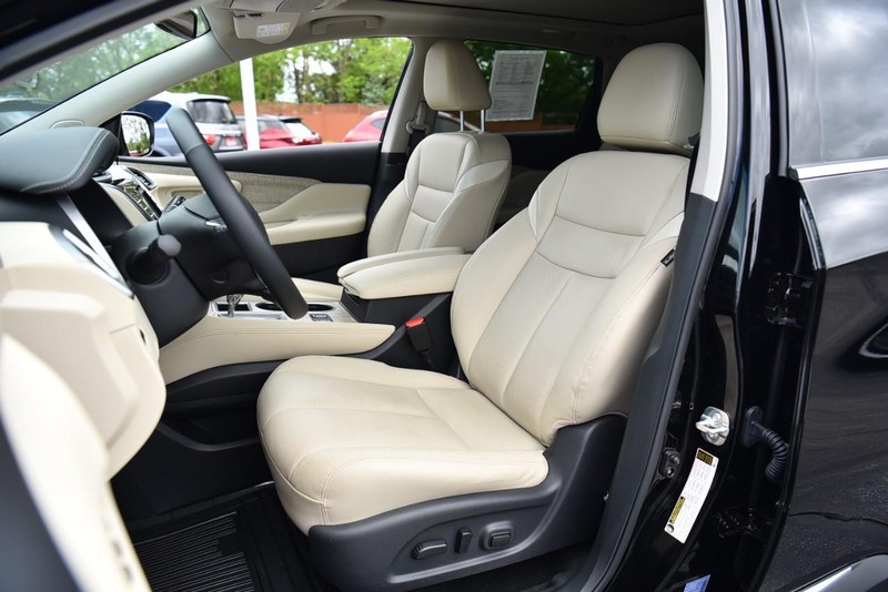 Nissan Murano Vehicle Image 21