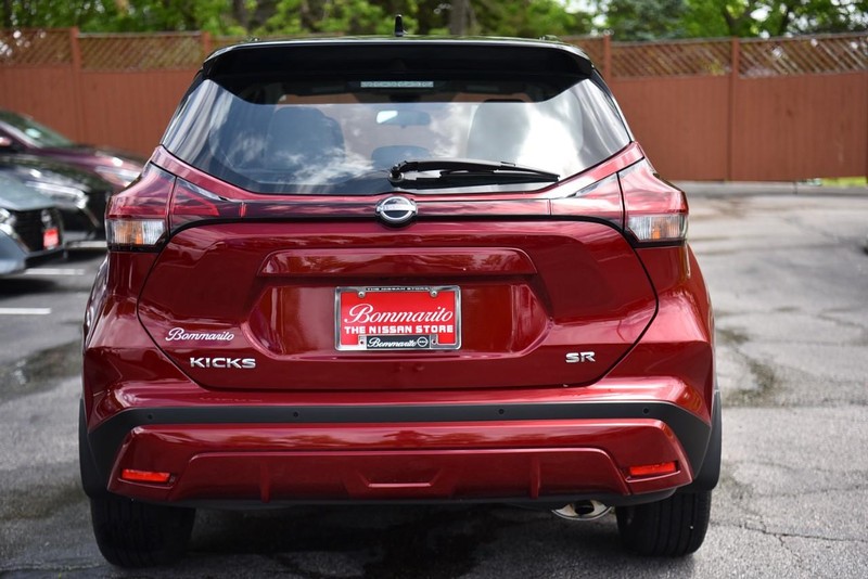 Nissan Kicks Vehicle Image 06