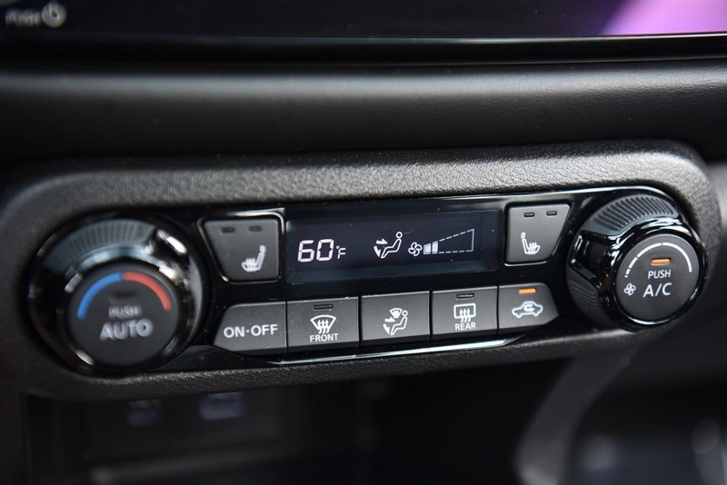 Nissan Kicks Vehicle Image 15